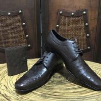 محصولات چرمی - کفش مردانه از چرم اصل شترمرغ قهوه ای رنگ مخصوص خاص پسندا ضمانت کیفیت و اصالت کالا با دوختی ظریف و زیبایی خاص- کفش مردانه